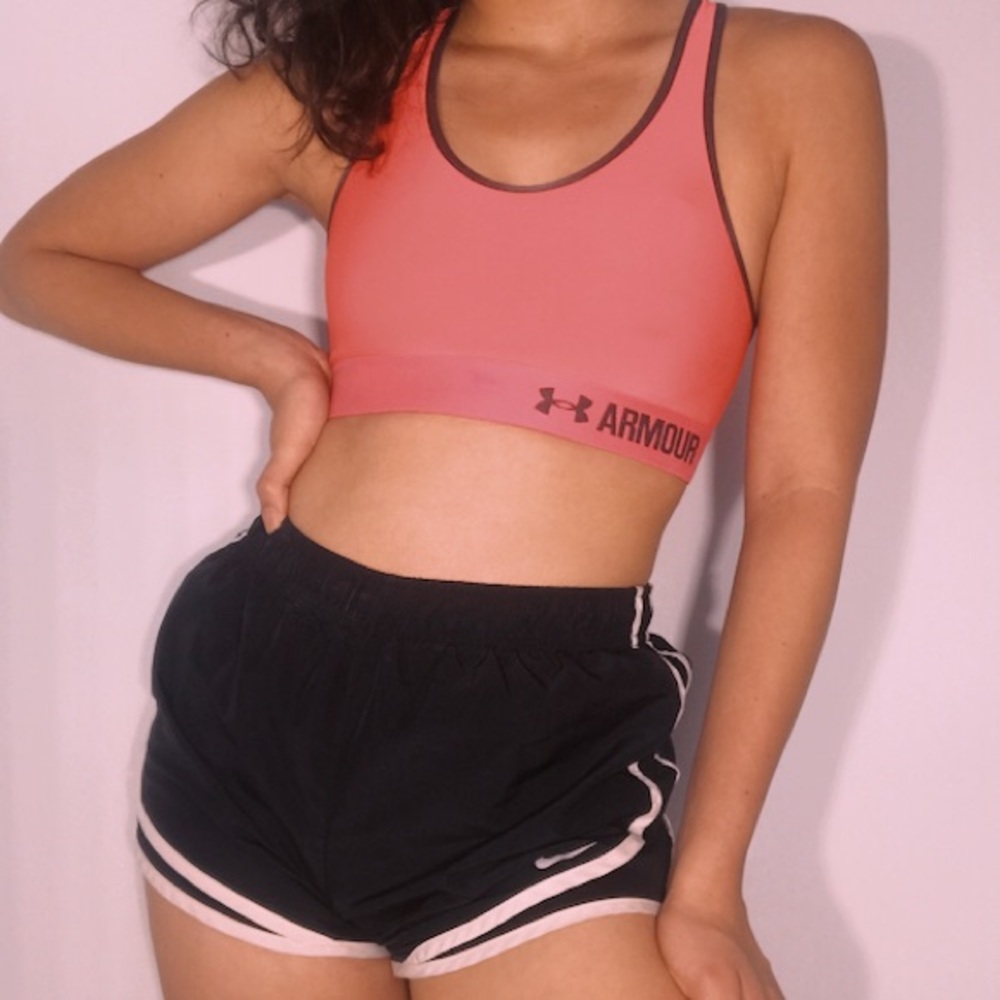 NEON PINK UNDER ARMOUR SPORTS BRA